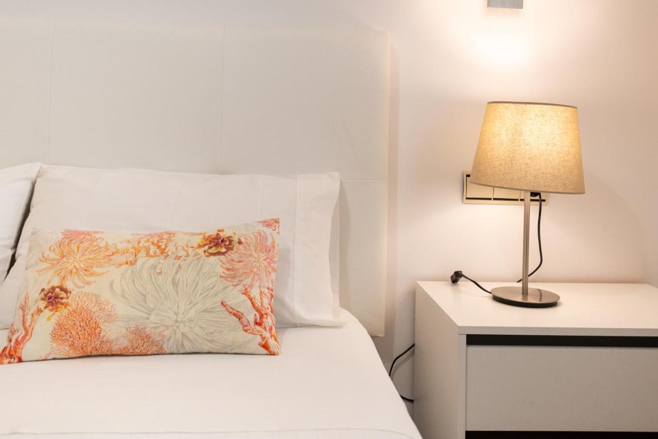 Dobo Malaga Puerto Apartment ภายนอก รูปภาพ