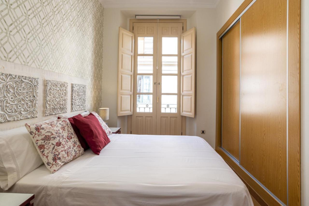 Dobo Malaga Puerto Apartment ภายนอก รูปภาพ